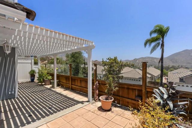 1241 Pearlbush Court, El Cajon, CA 92019