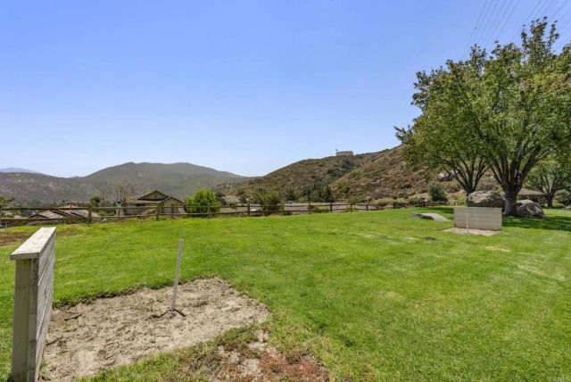 1241 Pearlbush Court, El Cajon, CA 92019