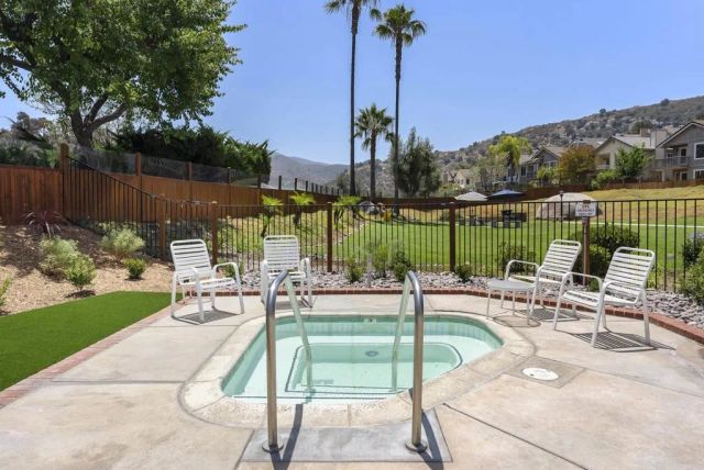 1241 Pearlbush Court, El Cajon, CA 92019