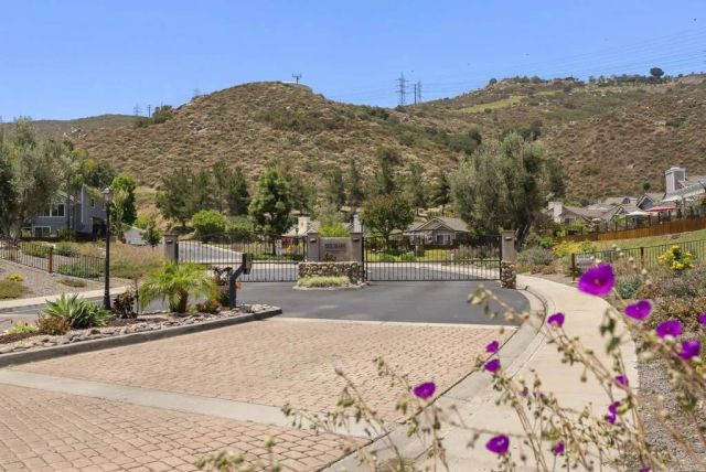 1241 Pearlbush Court, El Cajon, CA 92019