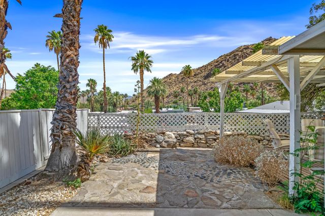 513 Jade Lane, Palm Springs, CA 92264