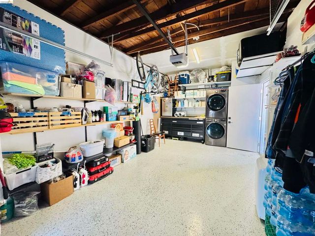 418 Douglas Ave, Oakland, CA 94603