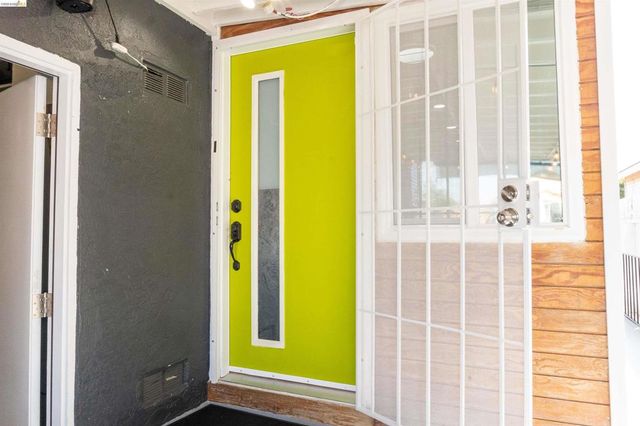 418 Douglas Ave, Oakland, CA 94603