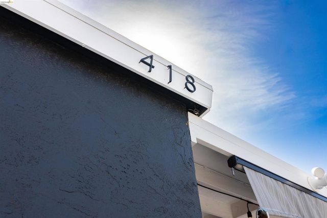 418 Douglas Ave, Oakland, CA 94603