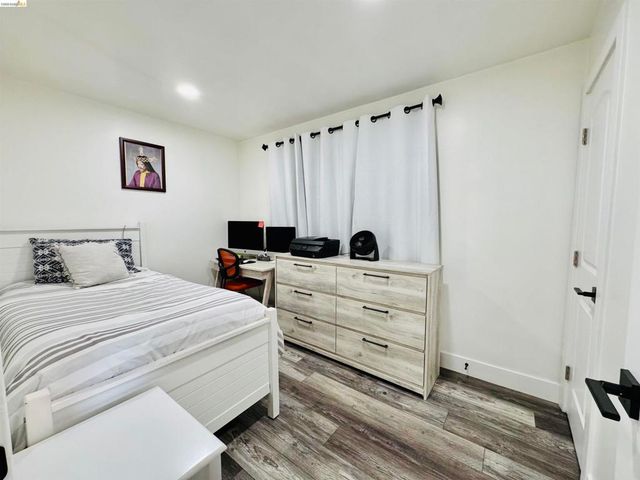 418 Douglas Ave, Oakland, CA 94603