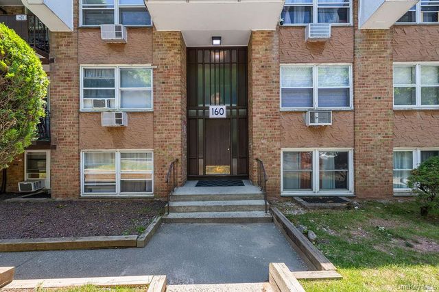 160 E Kearsing Parkway, Monsey, NY 10952