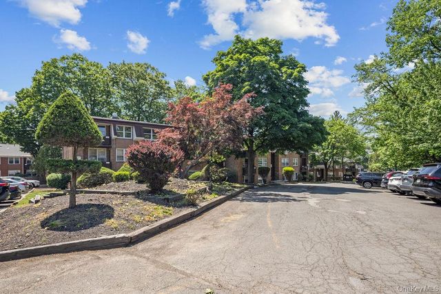 160 E Kearsing Parkway, Monsey, NY 10952