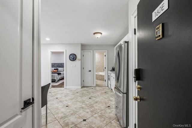 160 E Kearsing Parkway, Monsey, NY 10952