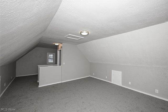 2255 Lake Road, Akron, OH 44312