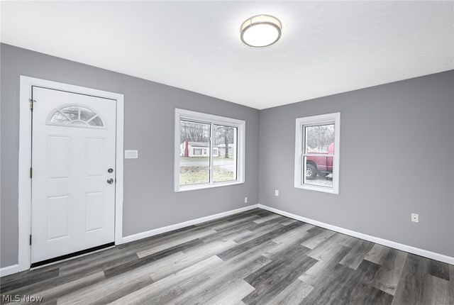 2255 Lake Road, Akron, OH 44312