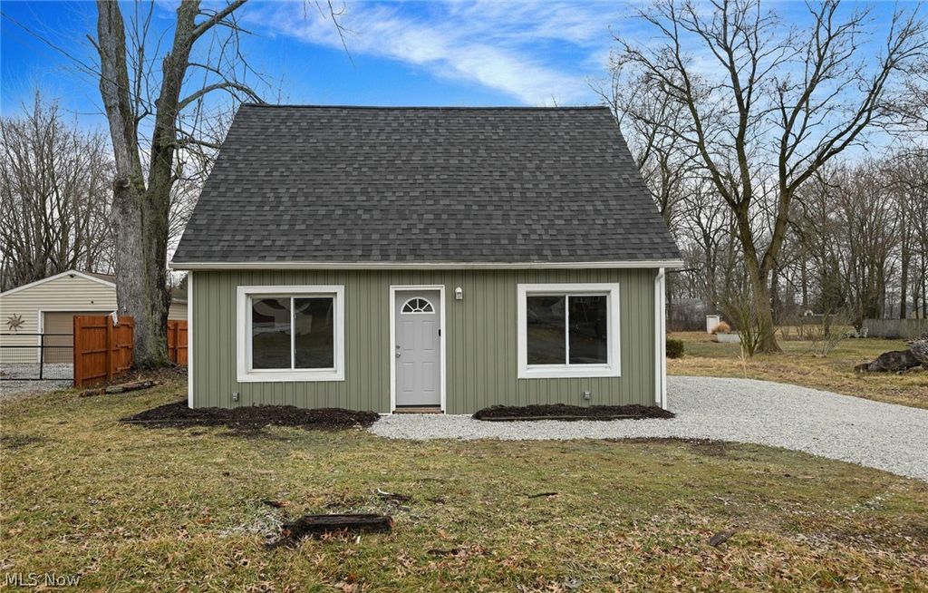2255 Lake Road, Akron, OH 44312
