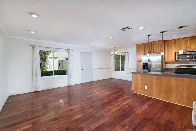 7849 Camino Glorita, San Diego, CA 92122