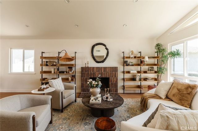 5649 Medeabrook Place, Agoura Hills, CA 91301