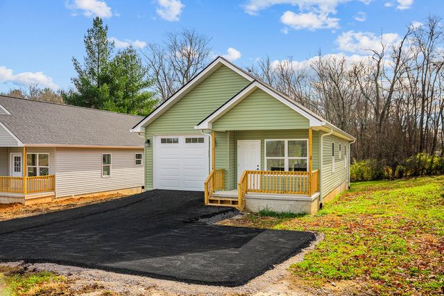 356 Dayton Ave, Crossville, TN 38555