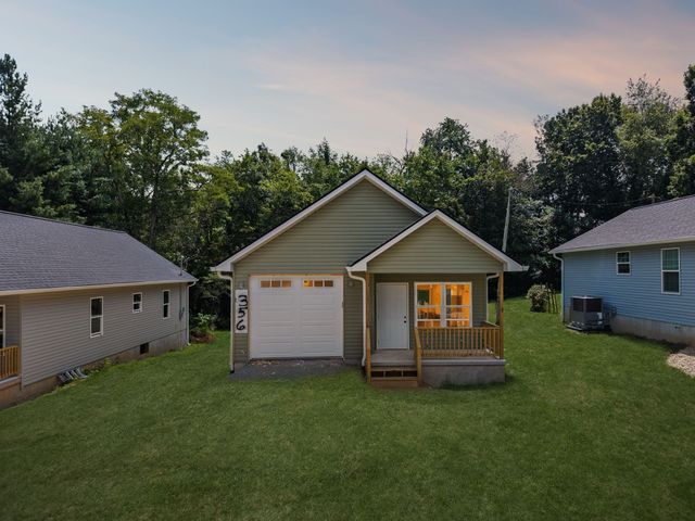 356 Dayton Ave, Crossville, TN 38555