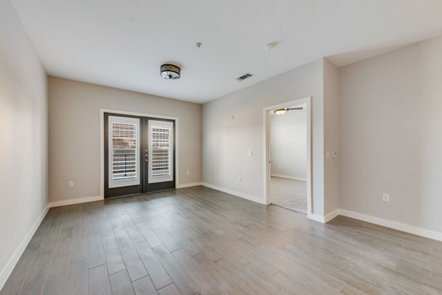 5609 Smu Boulevard 207, Dallas, TX 75206