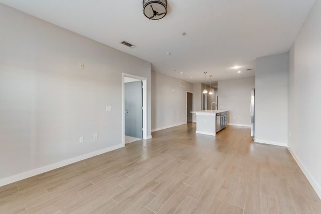 5609 Smu Boulevard 207, Dallas, TX 75206