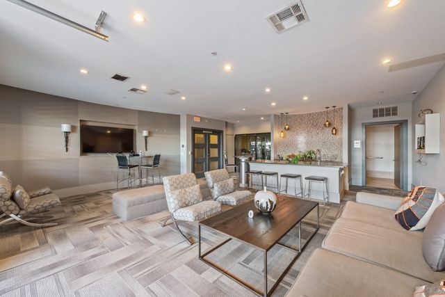 5609 Smu Boulevard 207, Dallas, TX 75206