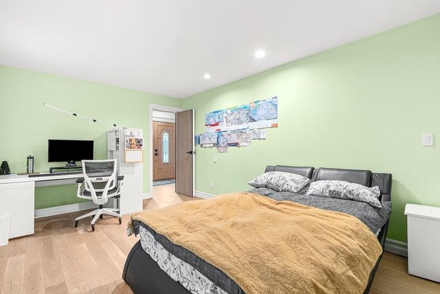 147 Cushing St 5, Cambridge, MA 02138