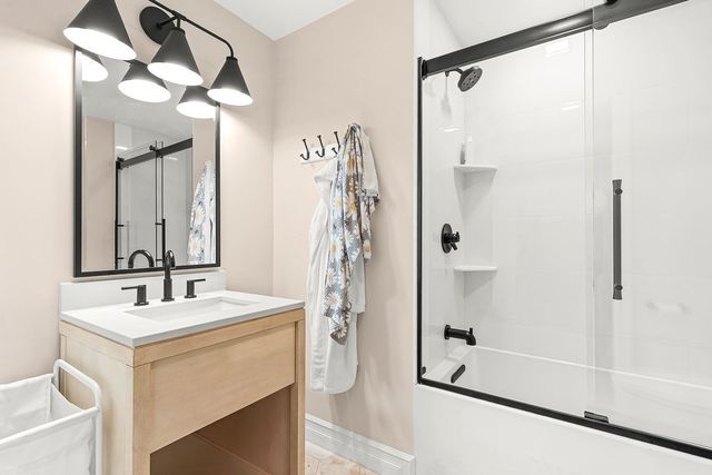 147 Cushing St 5, Cambridge, MA 02138