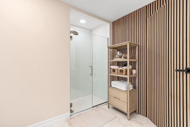 147 Cushing St 5, Cambridge, MA 02138