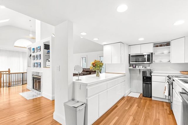 147 Cushing St 5, Cambridge, MA 02138