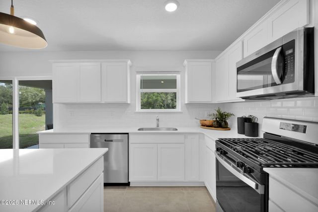 7106 SANDPERCH Street, Jacksonville, FL 32244