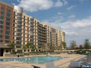 8100 River Road 613, North Bergen, NJ 07047