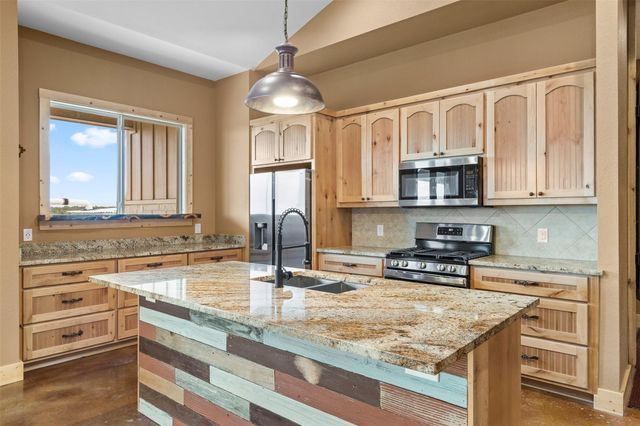 427 S Cedar Mountain DR, Marble Falls, TX 78654