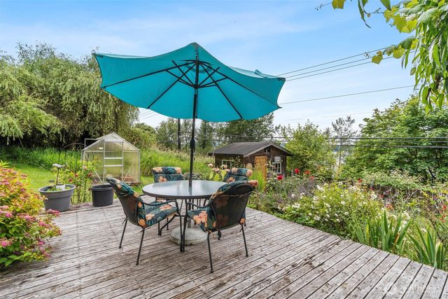 2642 E Lake Sammamish Parkway NE, Sammamish, WA 98074