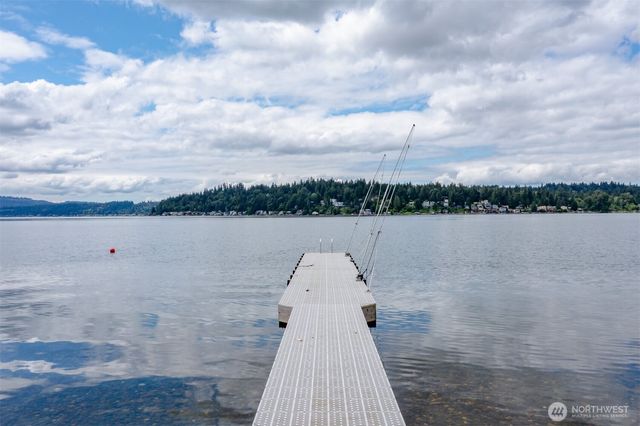 2642 E Lake Sammamish Parkway NE, Sammamish, WA 98074