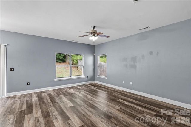 446 Tribune Drive, Charlotte, NC 28214