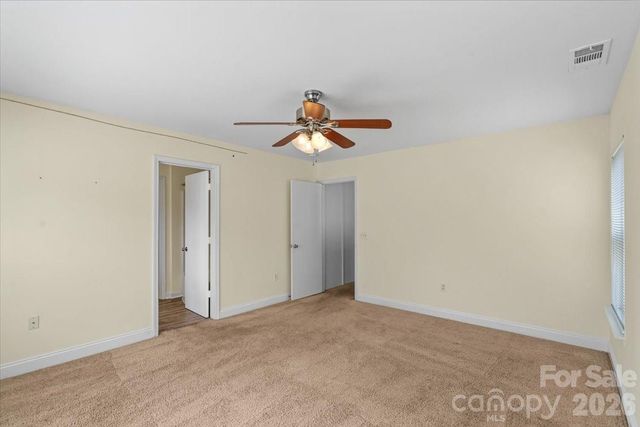 446 Tribune Drive, Charlotte, NC 28214