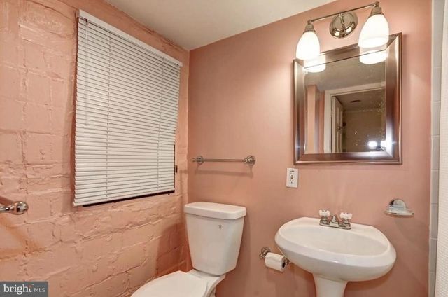 2116 37TH ST NW, Washington, DC 20007
