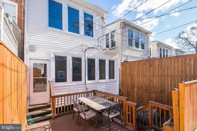 2116 37TH ST NW, Washington, DC 20007