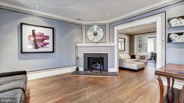 2116 37TH ST NW, Washington, DC 20007