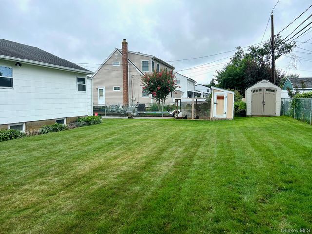 23 Franklin Street, Islip, NY 11751