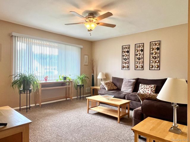 23 Franklin Street, Islip, NY 11751