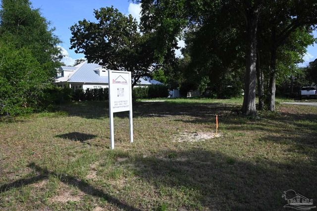 500 Fairpoint Dr, Gulf Breeze, FL 32561