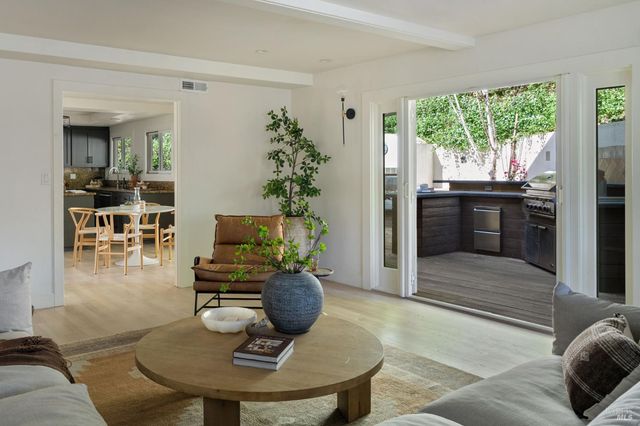 21 Hillside Ave, Kentfield, CA 94904