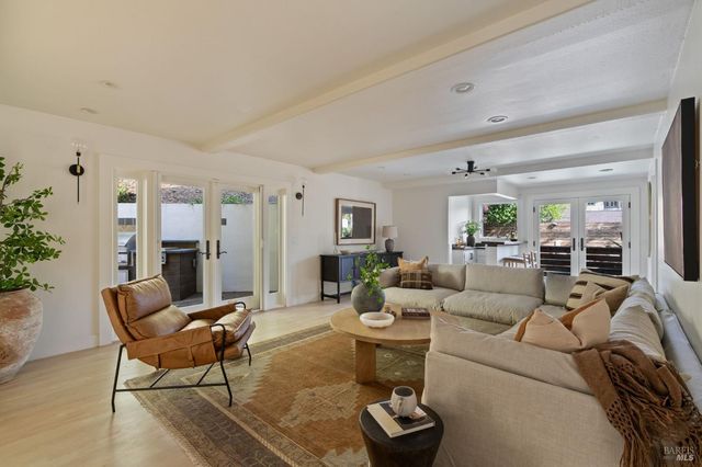 21 Hillside Ave, Kentfield, CA 94904