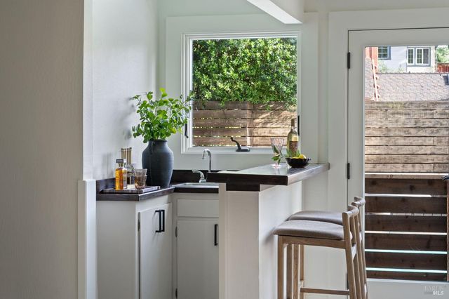 21 Hillside Ave, Kentfield, CA 94904