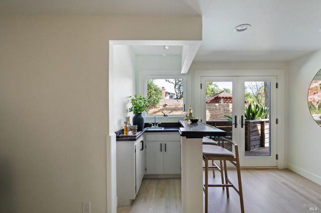 21 Hillside Ave, Kentfield, CA 94904