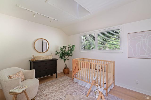 21 Hillside Ave, Kentfield, CA 94904