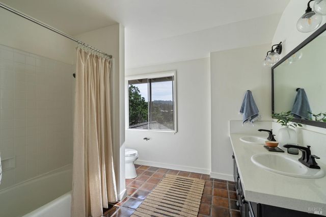 21 Hillside Ave, Kentfield, CA 94904