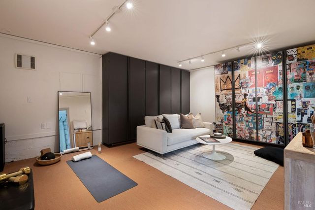 21 Hillside Ave, Kentfield, CA 94904