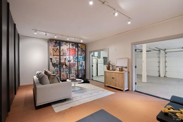 21 Hillside Ave, Kentfield, CA 94904