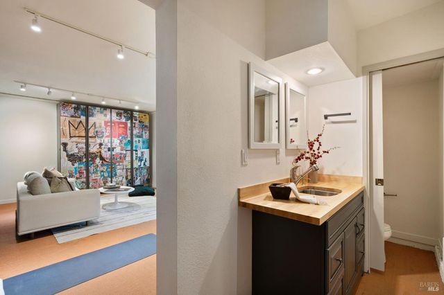 21 Hillside Ave, Kentfield, CA 94904