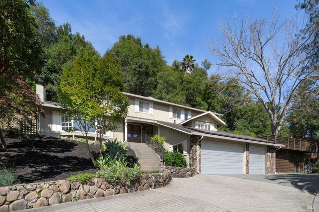 21 Hillside Ave, Kentfield, CA 94904