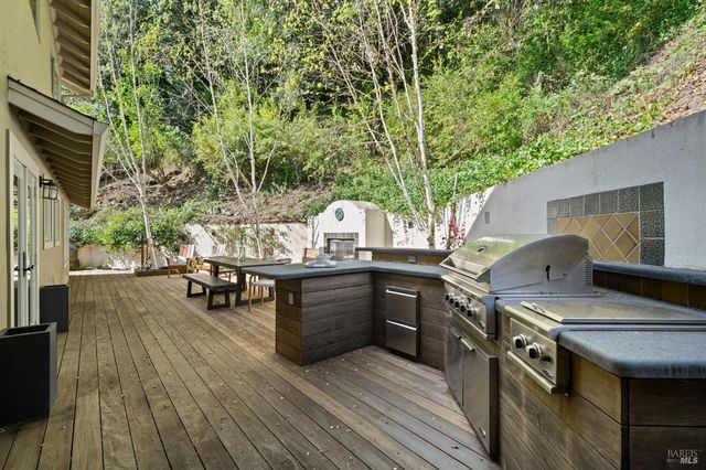 21 Hillside Ave, Kentfield, CA 94904